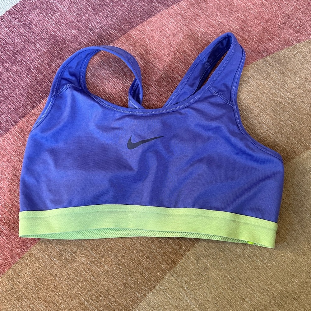 Nike sports bra M